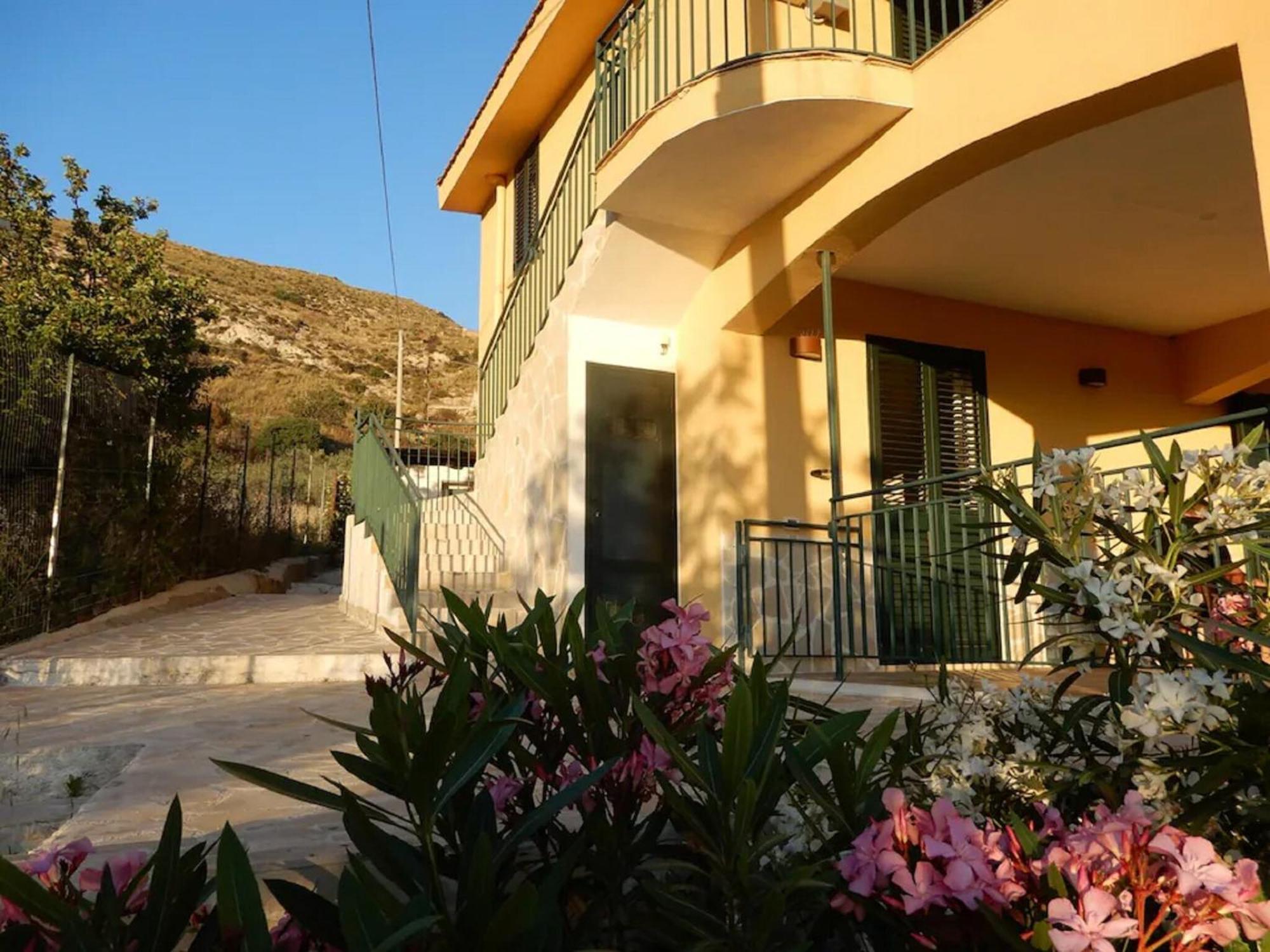 Ravishing Villa In Realmonte With Private Swimming Pool 外观 照片